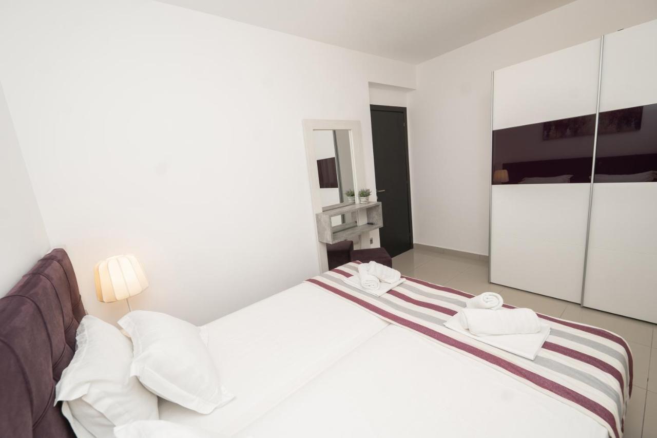 Aelia Apartments Néa Péramos Extérieur photo