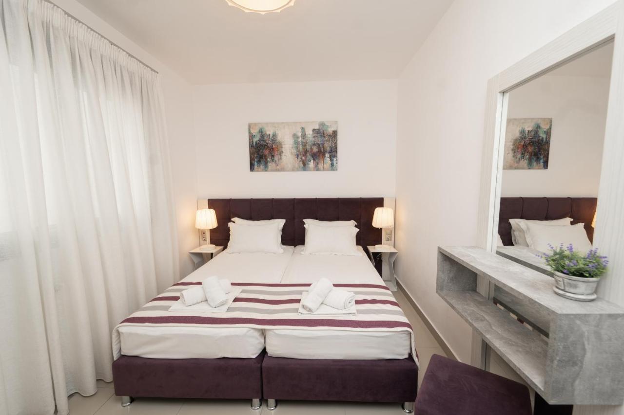 Aelia Apartments Néa Péramos Extérieur photo