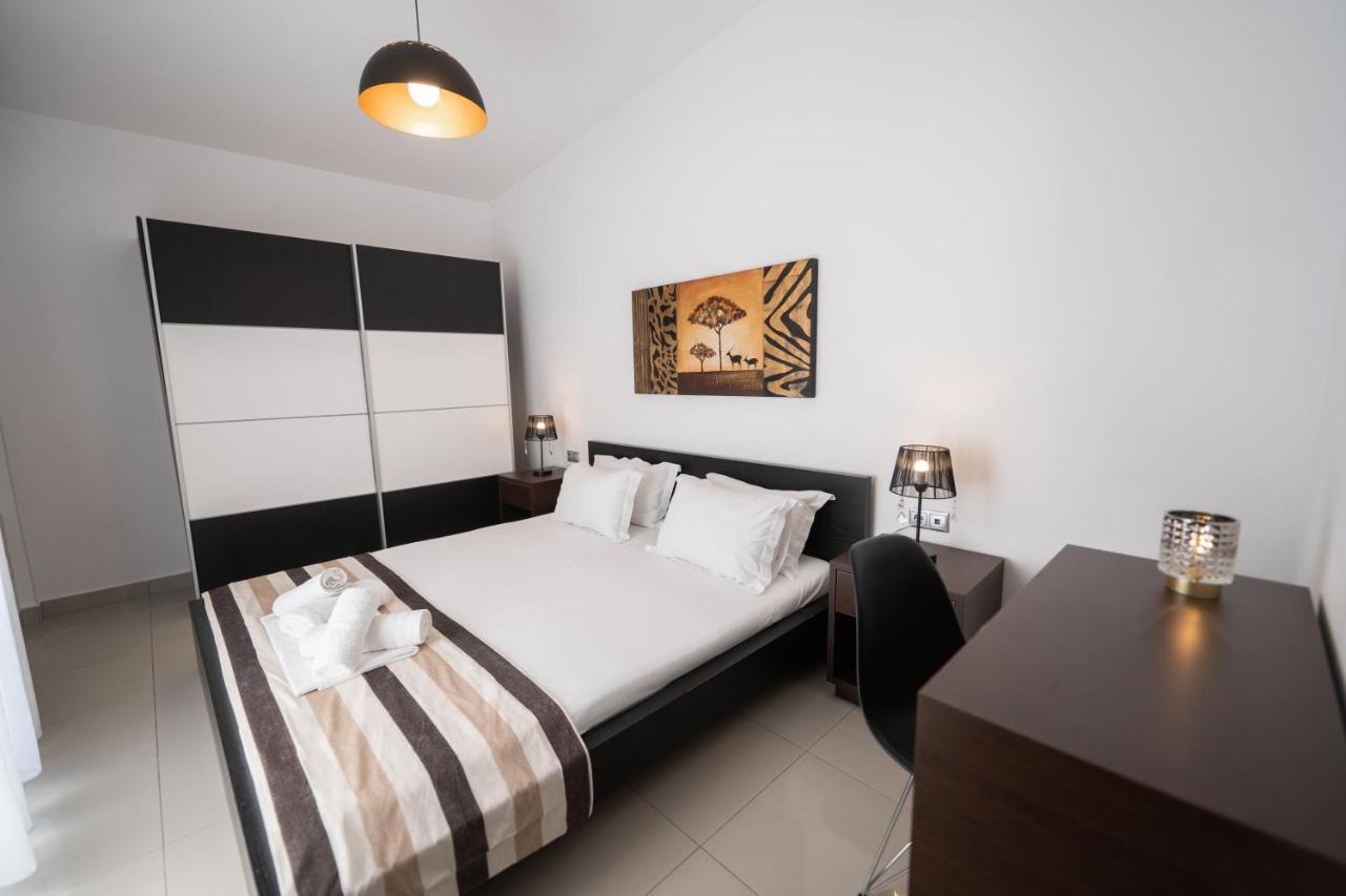 Aelia Apartments Néa Péramos Extérieur photo