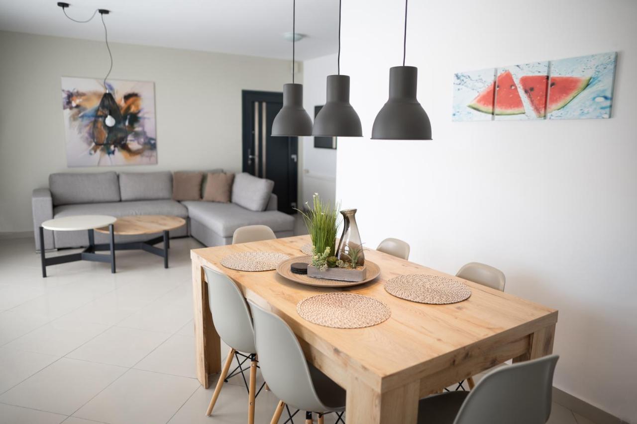 Aelia Apartments Néa Péramos Extérieur photo