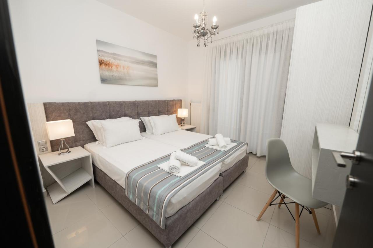 Aelia Apartments Néa Péramos Extérieur photo