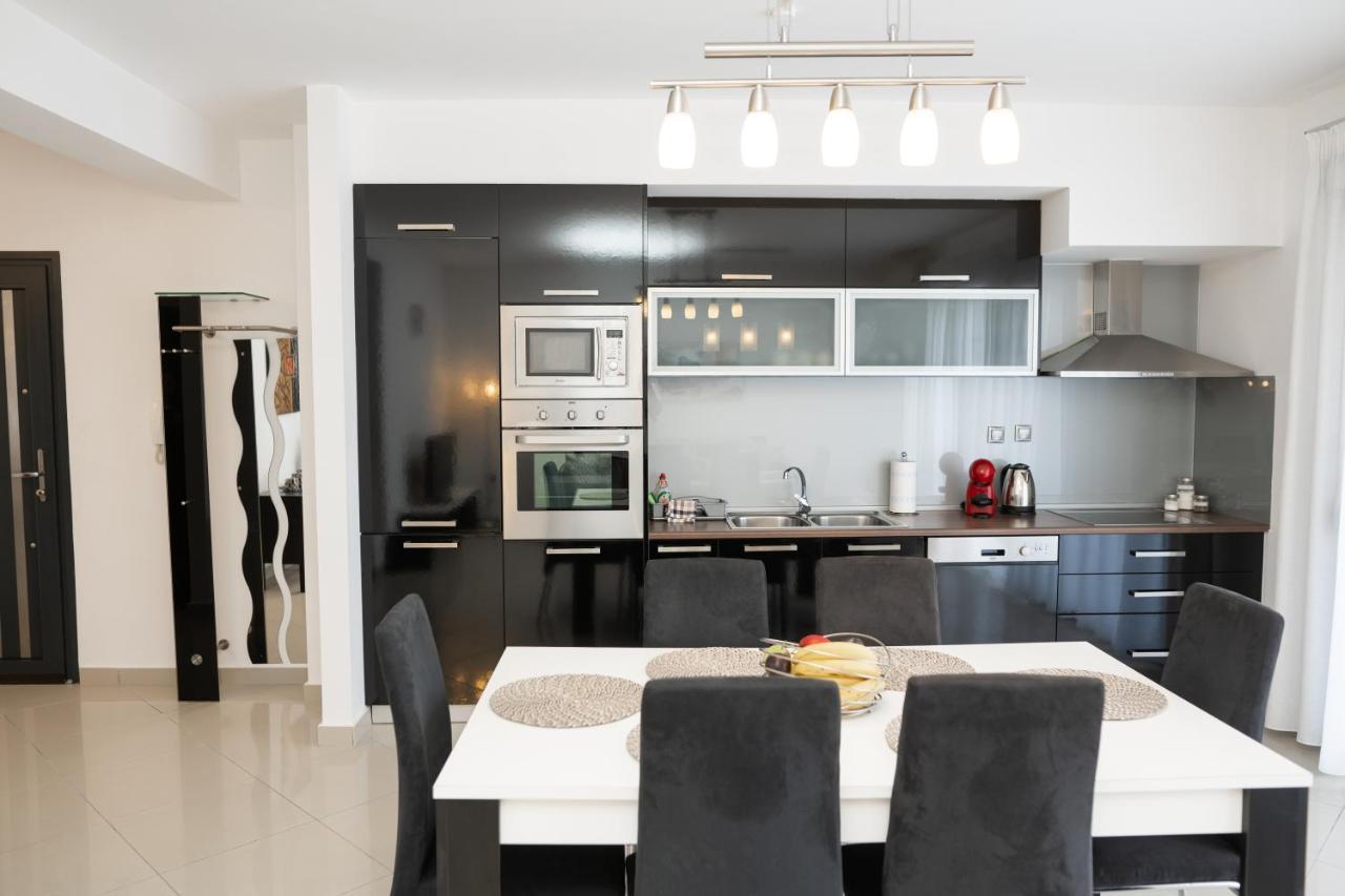 Aelia Apartments Néa Péramos Extérieur photo