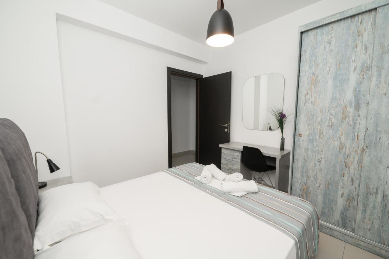 Aelia Apartments Néa Péramos Extérieur photo