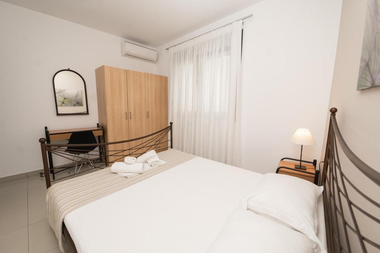 Aelia Apartments Néa Péramos Extérieur photo