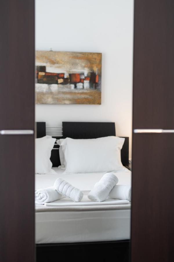 Aelia Apartments Néa Péramos Extérieur photo