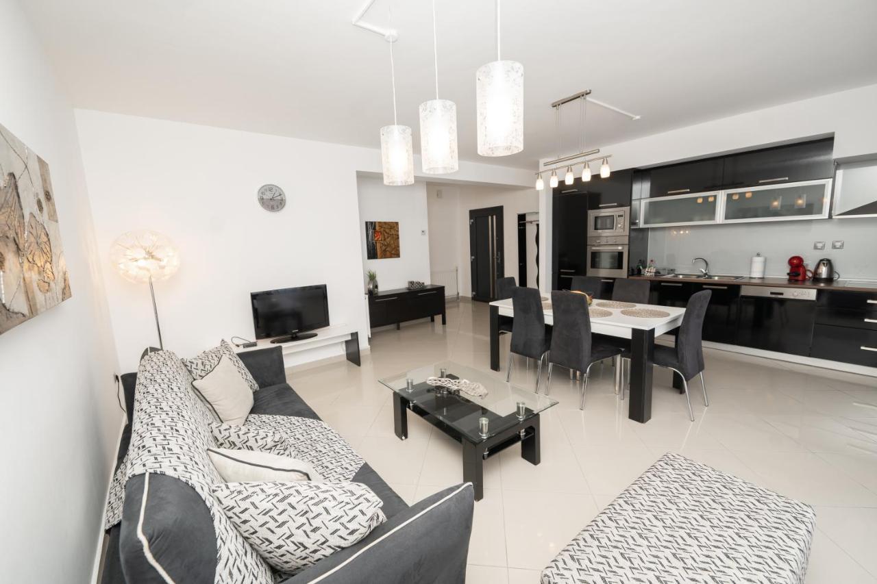 Aelia Apartments Néa Péramos Extérieur photo
