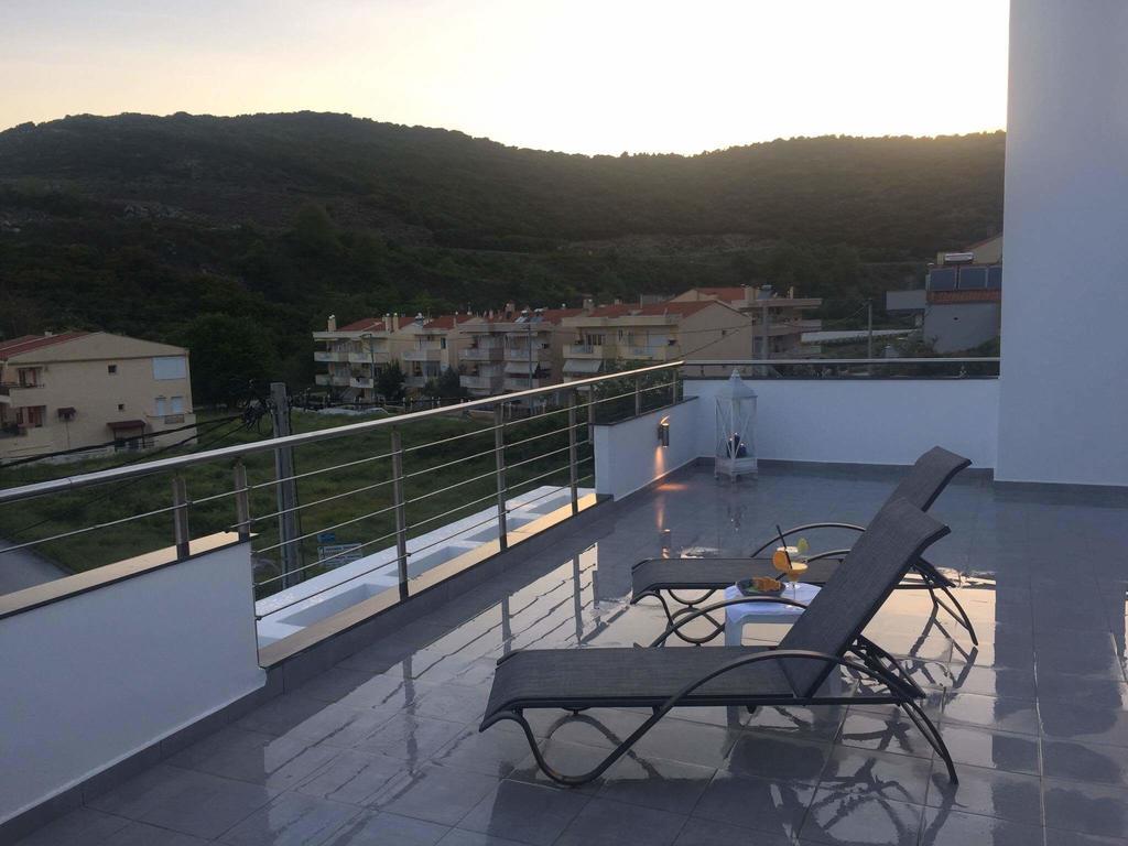 Aelia Apartments Néa Péramos Extérieur photo
