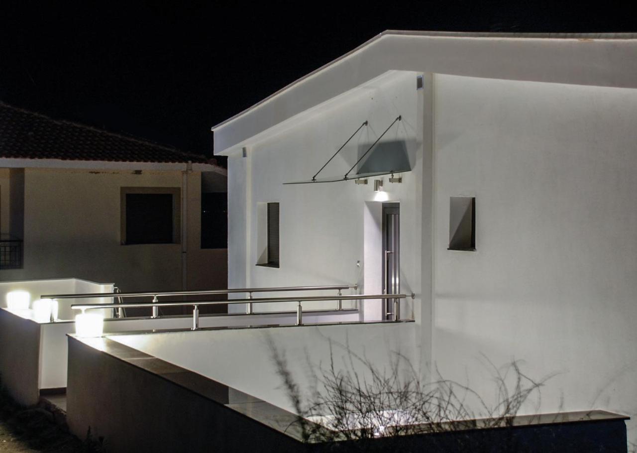 Aelia Apartments Néa Péramos Extérieur photo